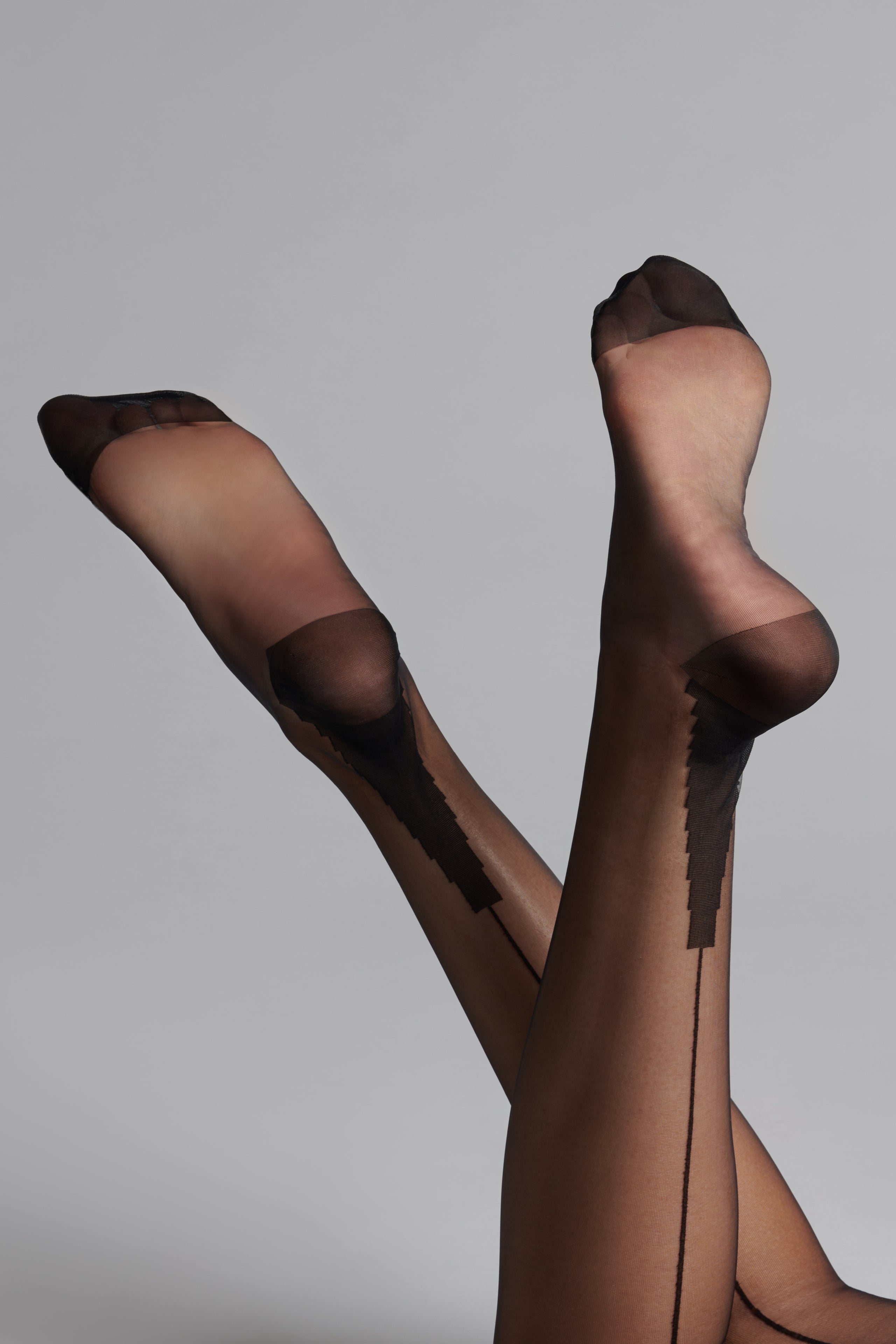 Back seamed nylon stockings Signature 15D - LEGWEAR