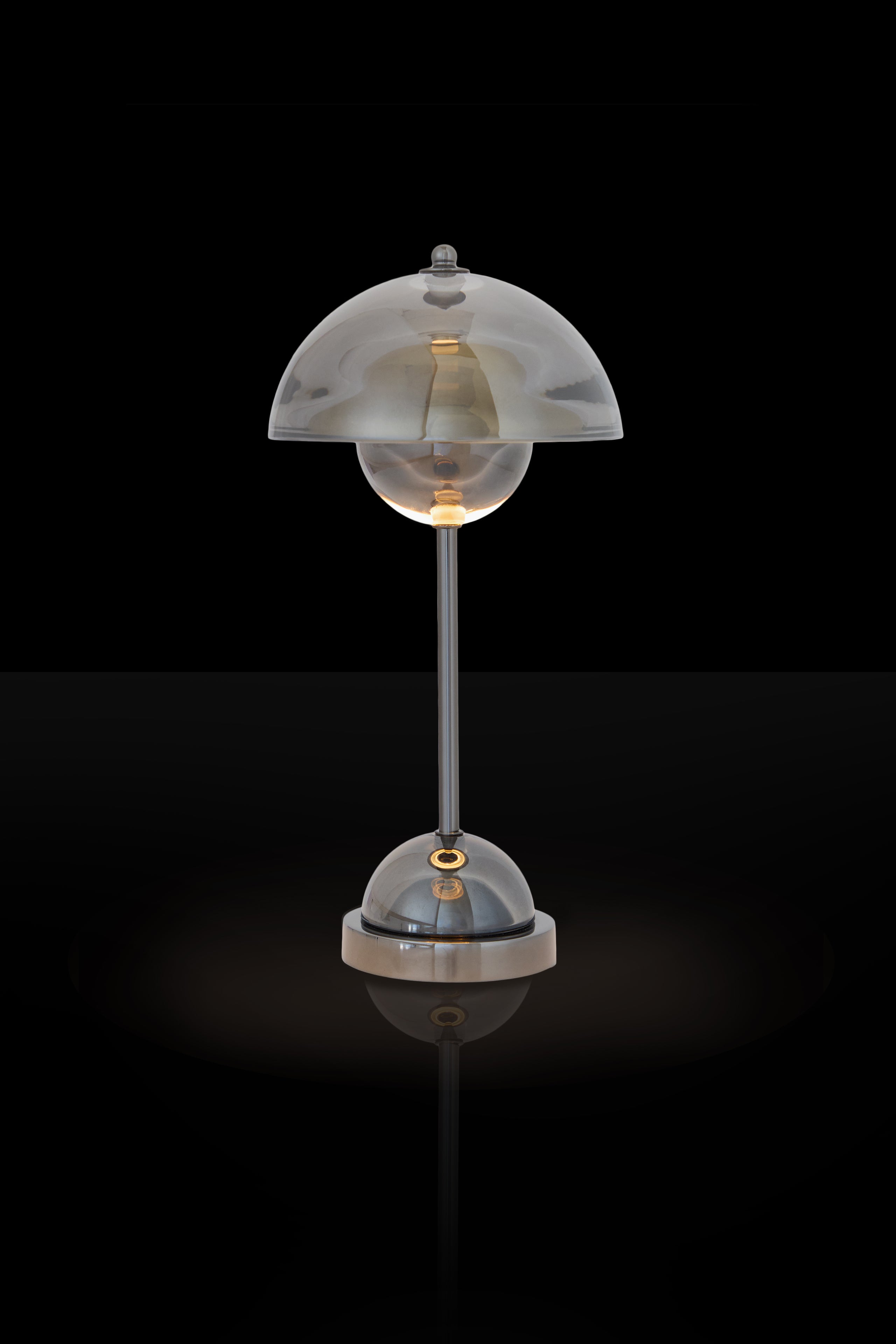 La Vertigineuse - Rechargeable table lamp - Curiosités Désirables ©